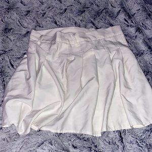 White pleated tennis skirt